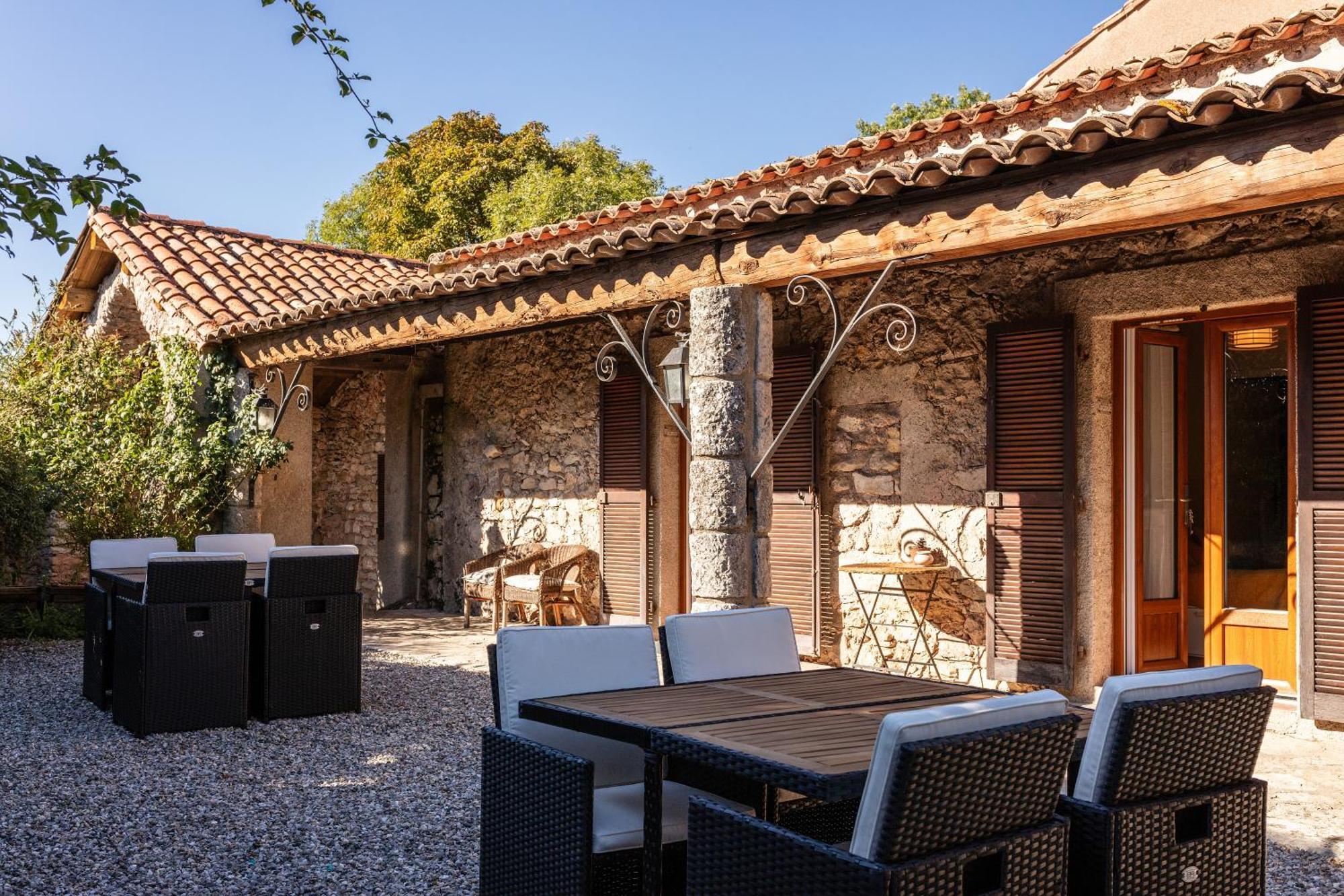 Bed and Breakfast Le Barry Du Grand Chemin Le Caylar Exterior foto